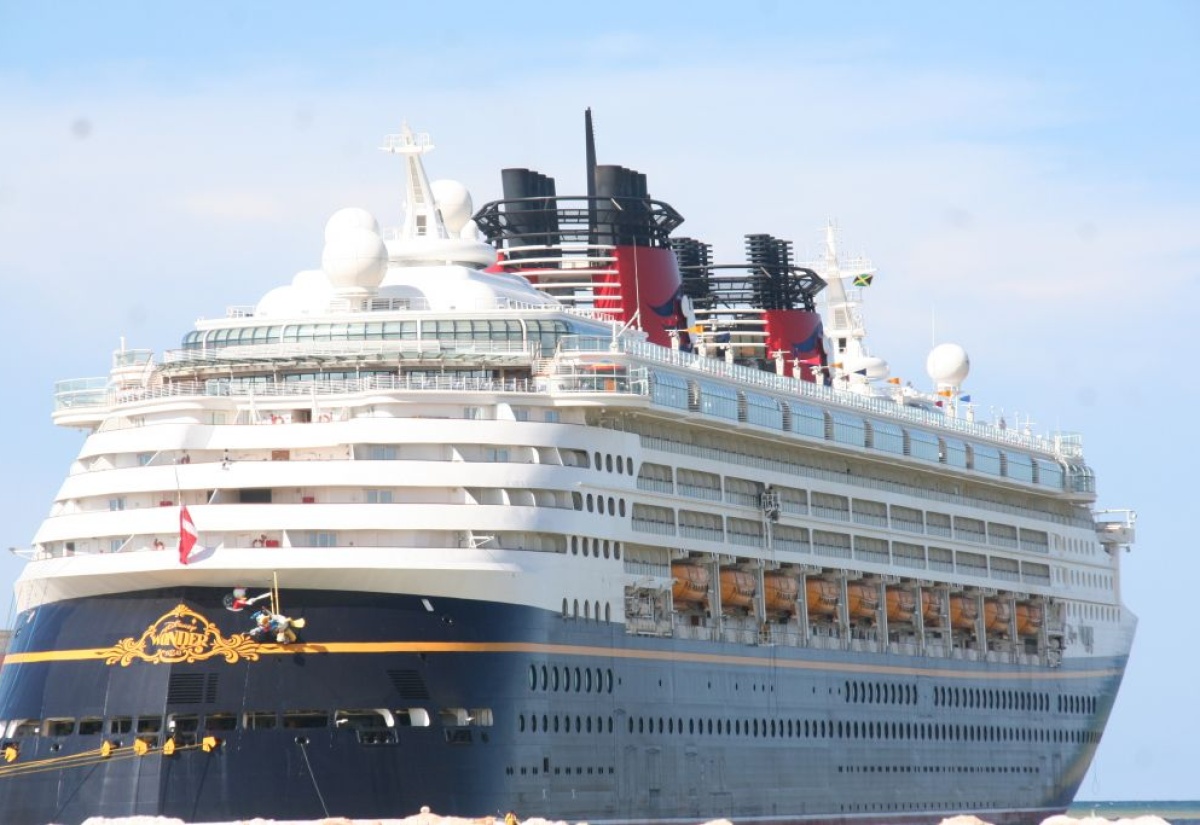 3.6 Million Stopover/Cruise Visitors In 2015