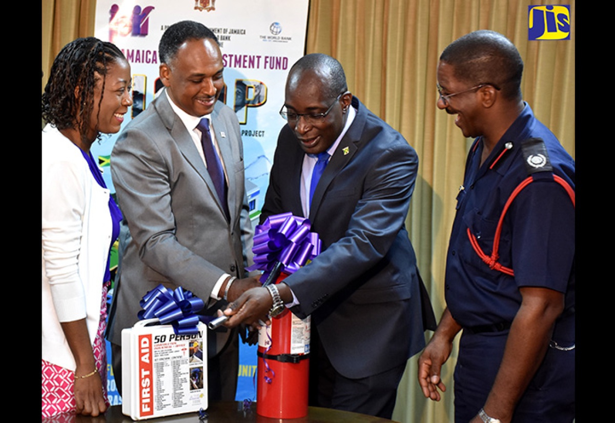 JSIF Hands Over Equipment to Protect Teachers and Students from Fire