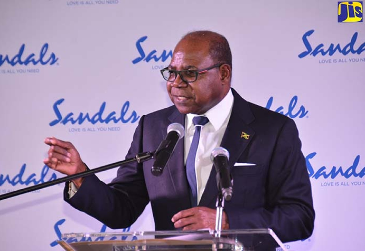 Tourism Minister Lauds Travel Agents