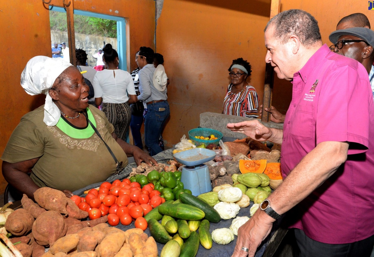 PHOTOS: Minister Shaw At Farmers’ Market