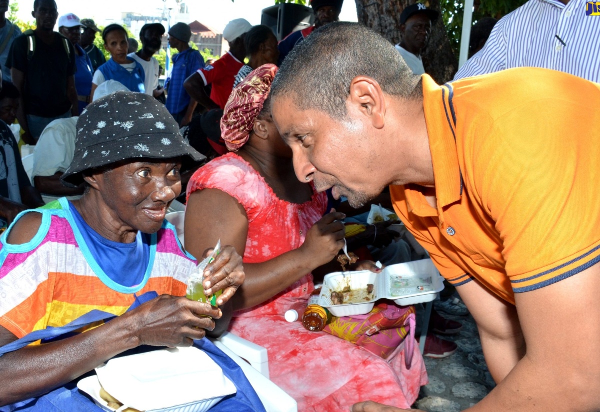 PHOTOS: Mayor’s Annual Feeding of the Homeless Event
