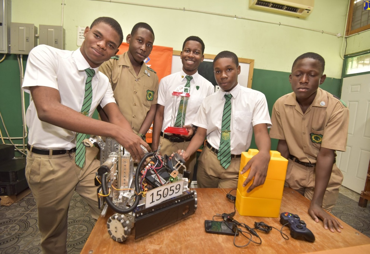 Calabar High School Wins 2020 First Tech Robotics Challenge