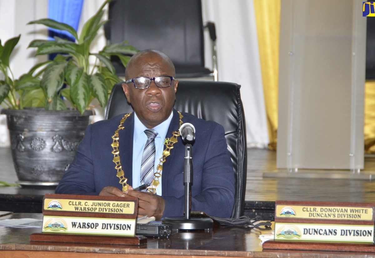 Mayor Commends Health Ministry