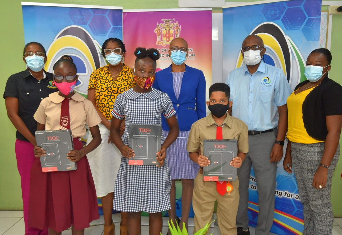 PHOTO: Schools Receive Tablets