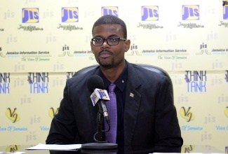 Information Technology (IT) Manager, Consumer Affairs Commission (CAC), Andrew Evelyn, speaking at a JIS Think Tank.