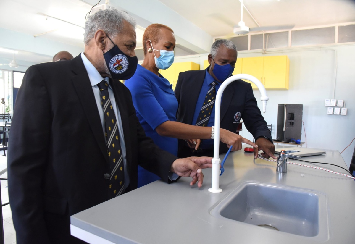 Education Minister Welcomes Opening Of Steam Lab At JC