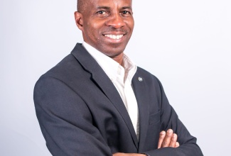 Jamaica Chamber of Commerce (JCC) President, Lloyd Distant Jr.

