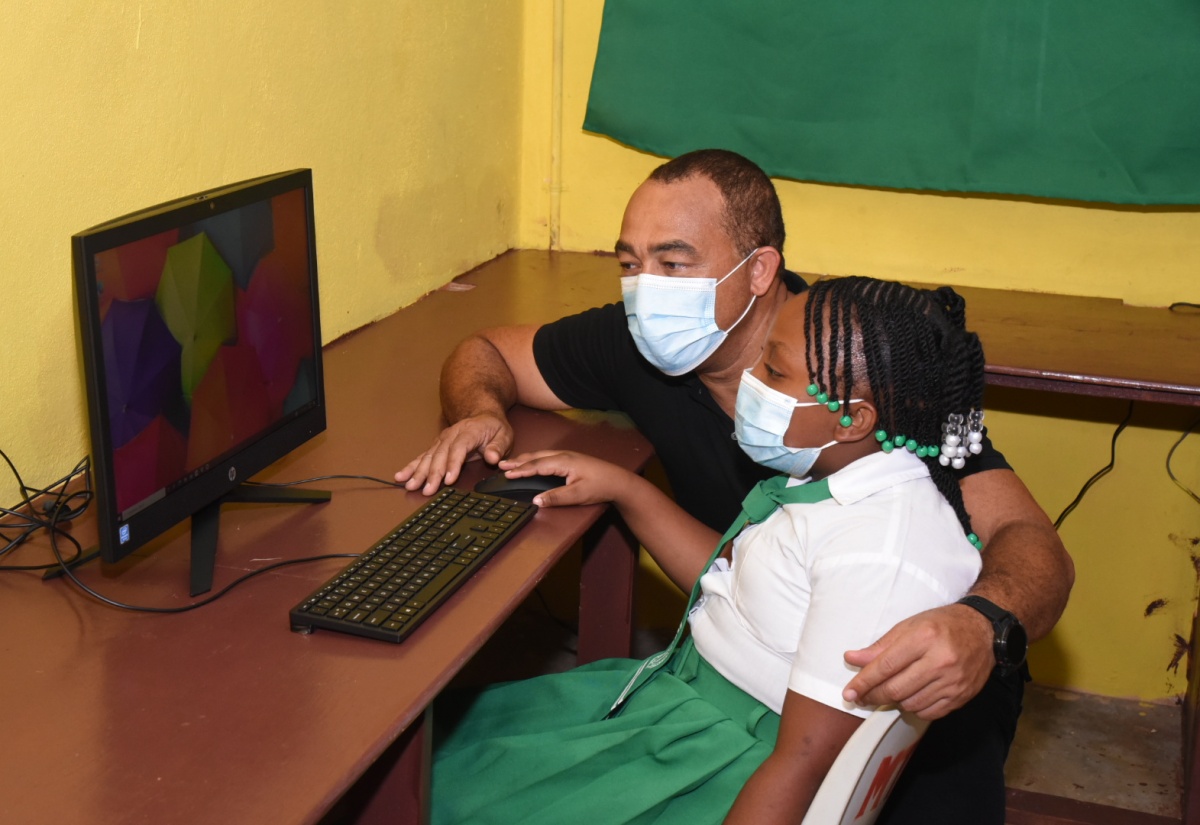 Eccleston Primary School Receives Computers