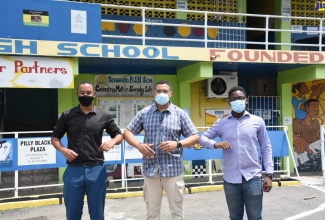 Prime Minister and Member of Parliament for West Central St. Andrew, the Most Hon. Andrew Holness (centre), with President of non-profit organisation, Jamaica Millennium Vision for Youth (JMVY), Chad Rattray (left), and Vice President, Akkeem Polack, at Seaward Drive Primary School on Saturday (June 26). The Prime Minister was visiting students who participated in special ‘super classes’ facilitated at the institution on Saturday (June 26) by JMVY for 2021 Caribbean Secondary Education Certificate (CSEC) and Caribbean Advanced Proficiency Examination (CAPE) external test candidates.