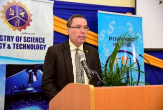 Minister of Science, Energy and Technology, Hon Daryl Vaz, addresses the inaugural ICT Lecture and Workshop put on by the Universal Service Fund (USF) under the theme ‘Broadening access through the use of technology’. The event was held on Tuesday  (May 17) at the University of Technology (Utech) in Kingston.