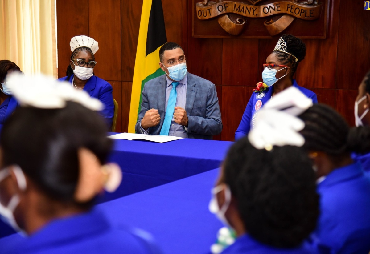 PHOTOS: PM Meets with LASCO Nurse and Nursing Student of the Year Competition Finalists