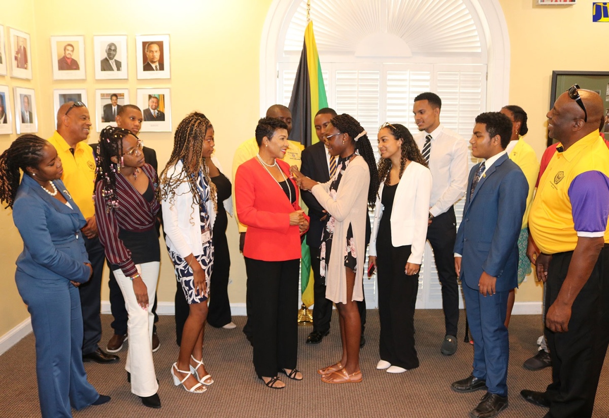 PHOTOS: Jamaican Key Club Students Call on Ambassador Marks