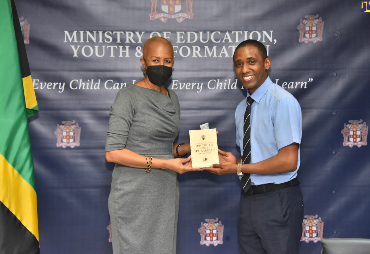 PHOTOS: International Youth Fellowship Calls on Minister Williams