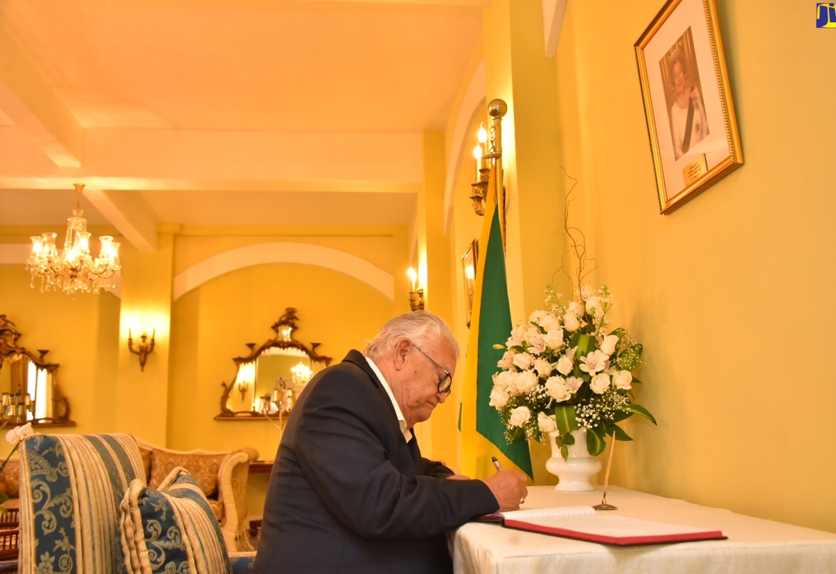 PHOTOS: Gov’t Ministers Sign Condolence Book at King’s House