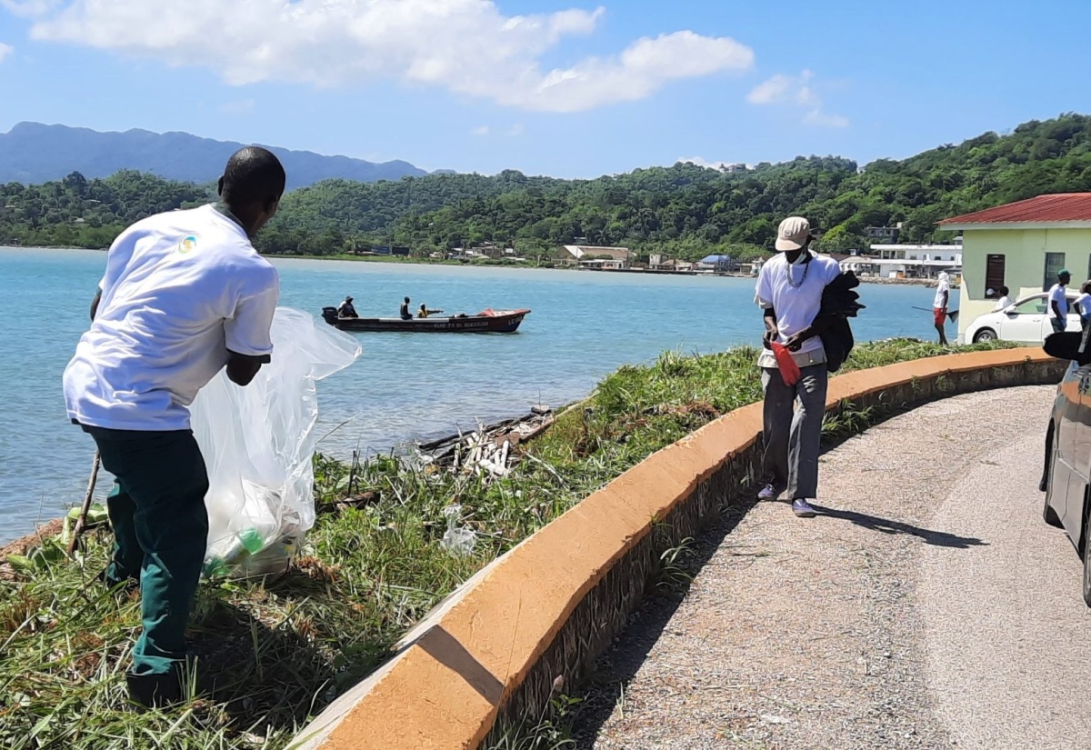 Hanover Fisherfolk and Beach Users Urged to Practise Proper Garbage Disposal