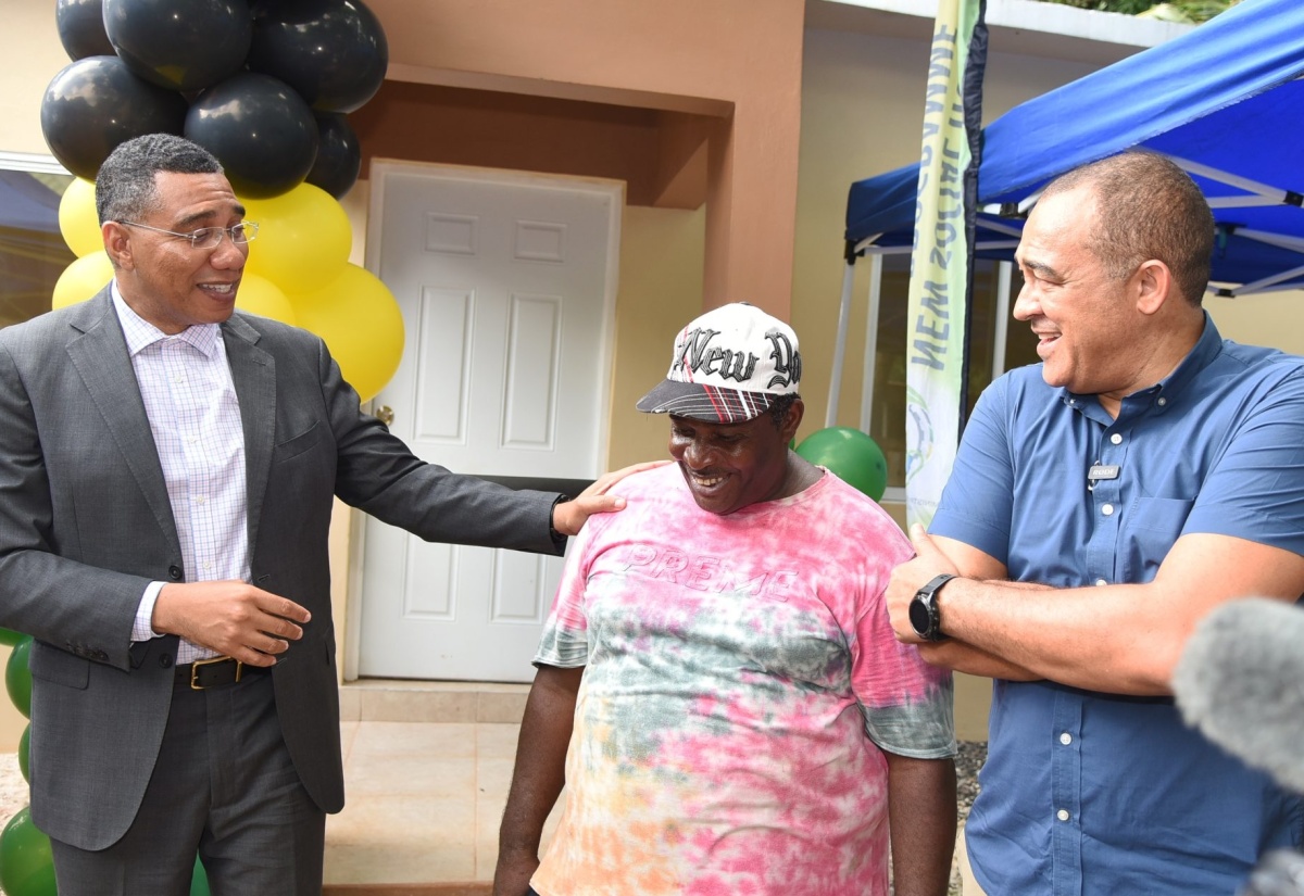 PHOTOS: PM Hands Over 100th Unit Under NSHP In Cudjoe’s Hill
