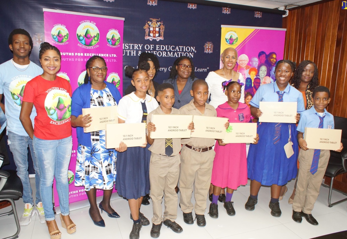 Students Receive Tablets from Toots Foundation