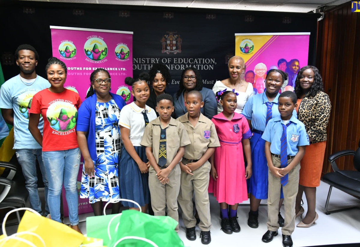 PHOTOS: Toots Foundation Presents Tablets to Students