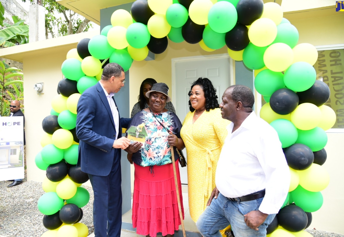 PHOTOS: PM Hands Over Housing Units in St. Catherine