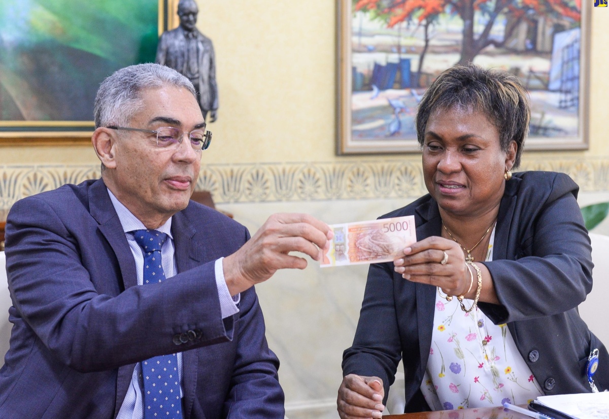 Longer Lifespan for New Banknotes