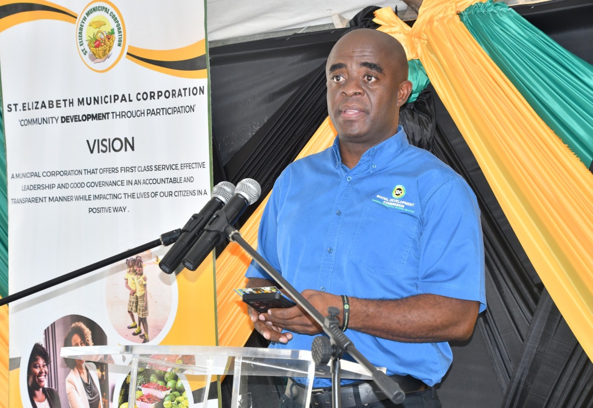 Local Government Ministry Launches Cross Island Run