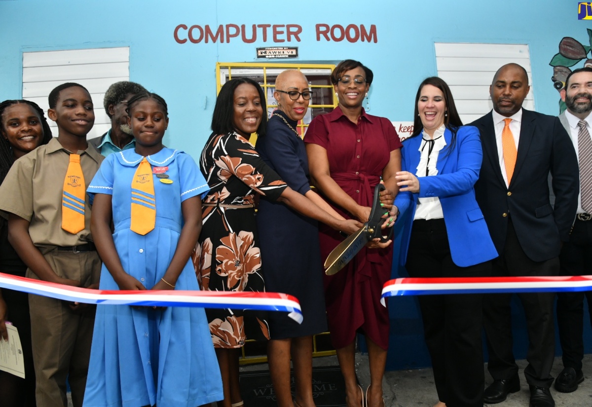 Renovated Computer Room Opened at Clan Carthy Primary School