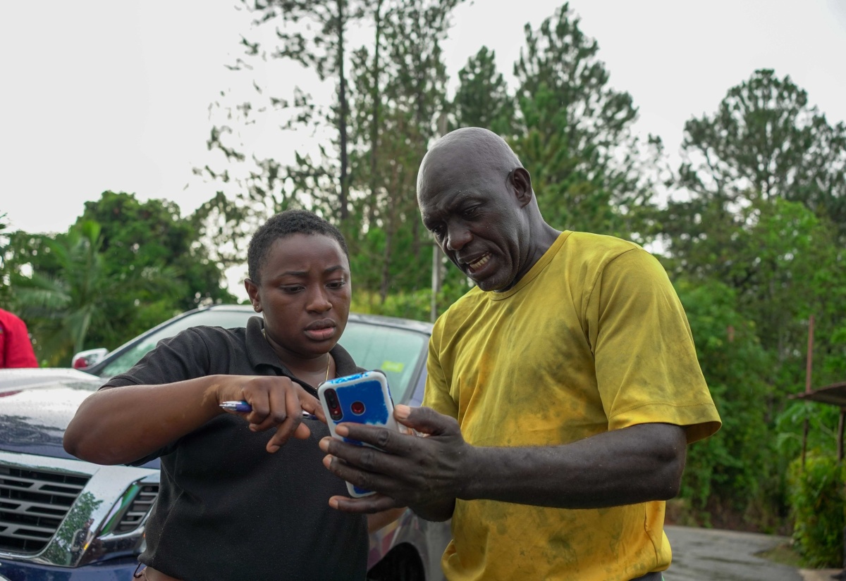 JACRA Distributes 160 Bags of Fertilizer to St. Andrew Farmers