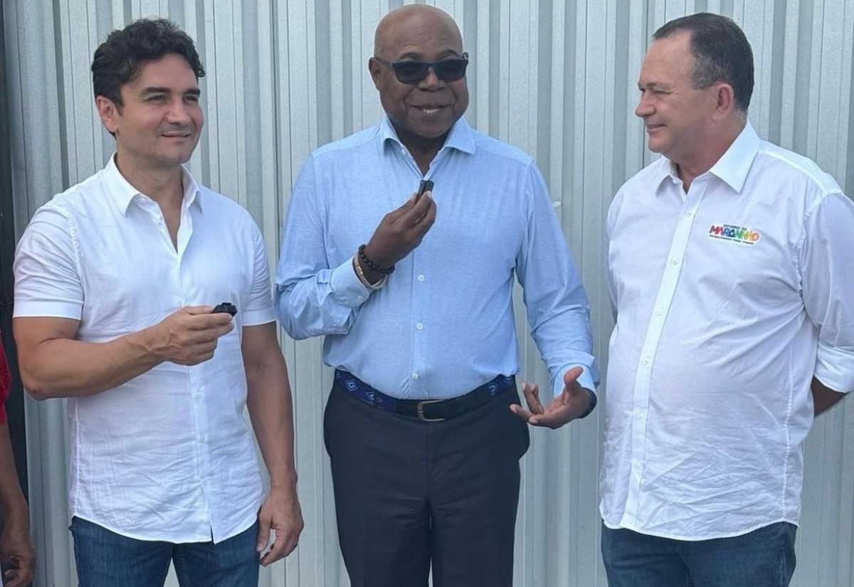 Minister of Tourism, Hon. Edmund Bartlett (centre) engages in a light conversation with Brazilian Tourism Minister, Hon. Celso Sabino (left) and Governor of the State of Maranhão, Carlos Brandão in São Luís, Brazil, following the recent signing of a sustainable tourism Memorandum of Understanding (MOU) between the Global Tourism Resilience and Crisis Management Centre (GTRCMC) and Brazil's Ministry of Tourism.