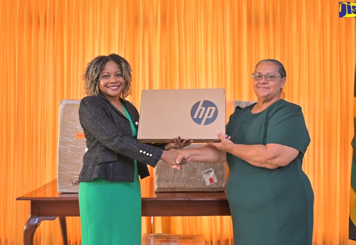 PHOTOS: Jamaica Receives 40 Computers From Cayman Islands (JIS)