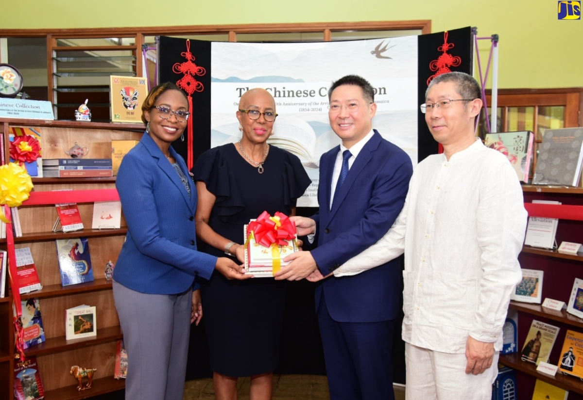 PHOTOS: Chinese Collection Handover Ceremony